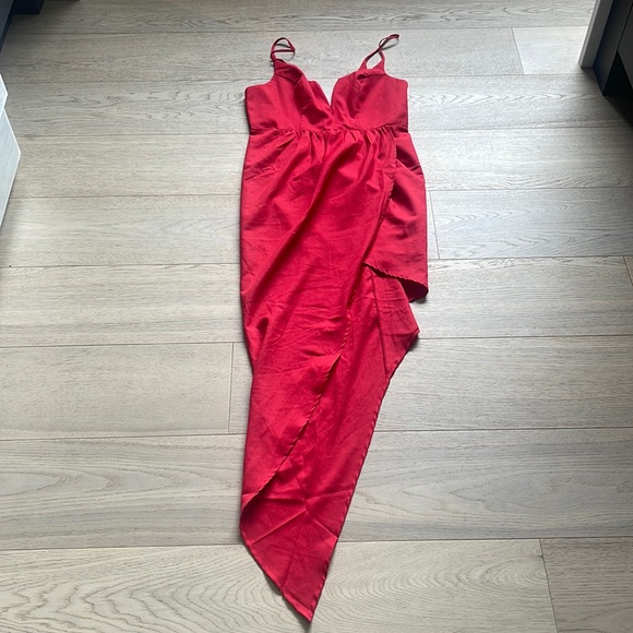 Very flattering asymmetrical red dress size 10 (medium) - Picture 1 of 3